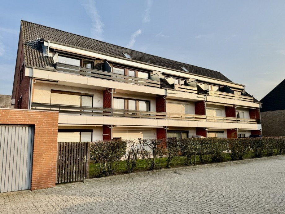 Hausansicht Dachgeschosswohnung B�sum