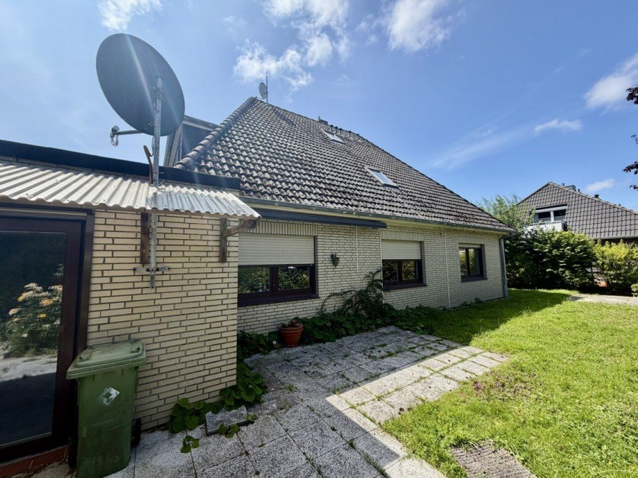 Hausansicht Einfamilienhaus B�sum