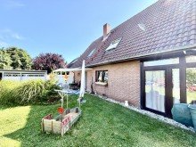 Hausansicht Ruheoase in B�sum - gro�z�giges Wohnen mit Wintergarten und Traumgarten
