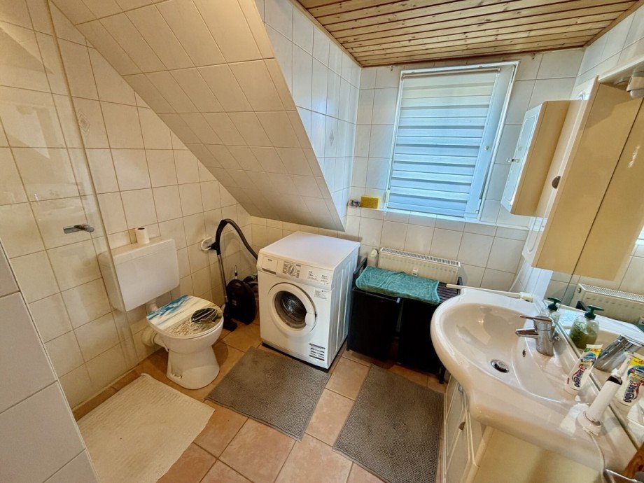 Bad Dachgeschosswohnung B�sum