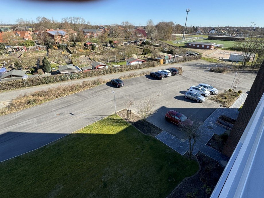 Stellpl�tze Etagenwohnung B�sum