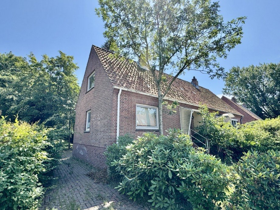 Hausansicht Doppelhaush�lfte B�sum