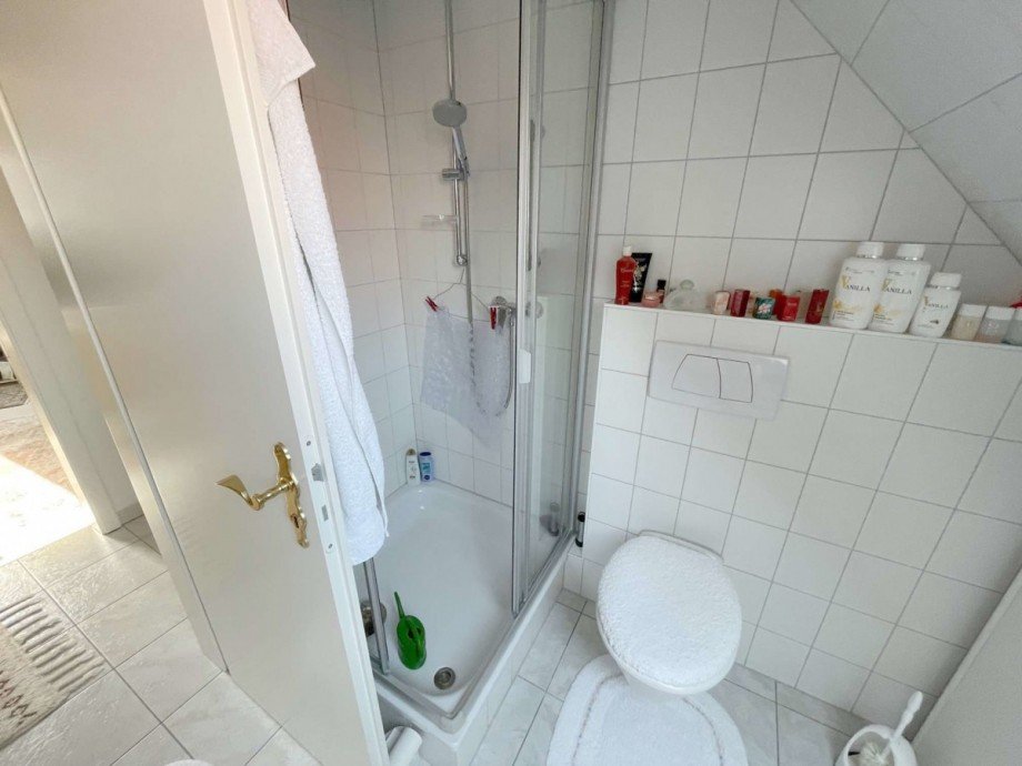 Badezimmer Doppelhaush�lfte B�sum