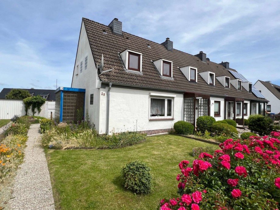 Hausansicht Reihenendhaus B�sum