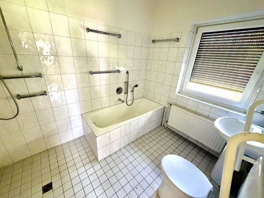 Bad EG Einfamilienhaus B�sum