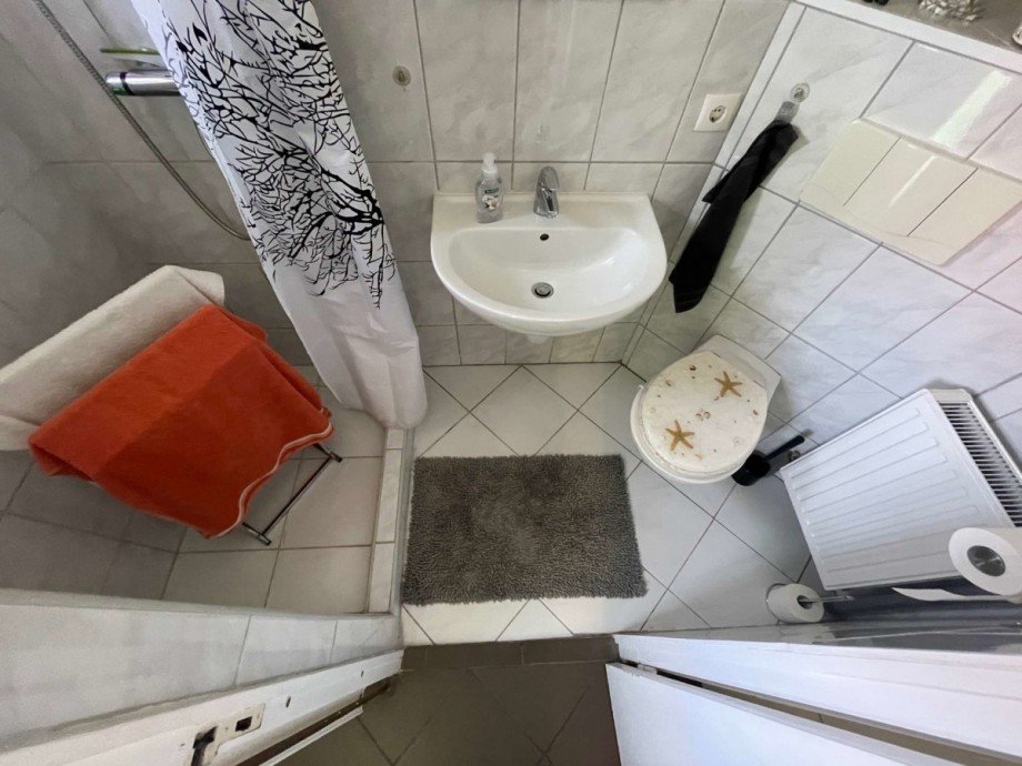 Duschbad Doppelhaush�lfte B�sum
